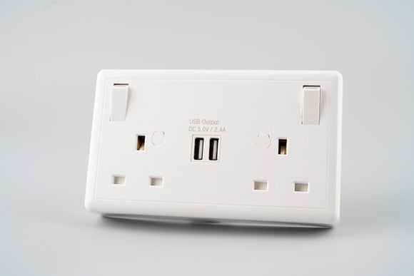 Double Switched Plug Adaptor 1G To 2-Gang 13A with USB (2400mA)